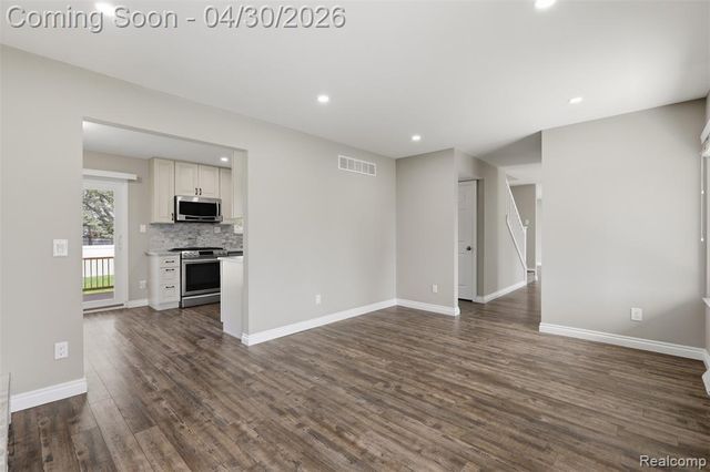 7978 Little Farm Lane, West Bloomfield, MI 48322