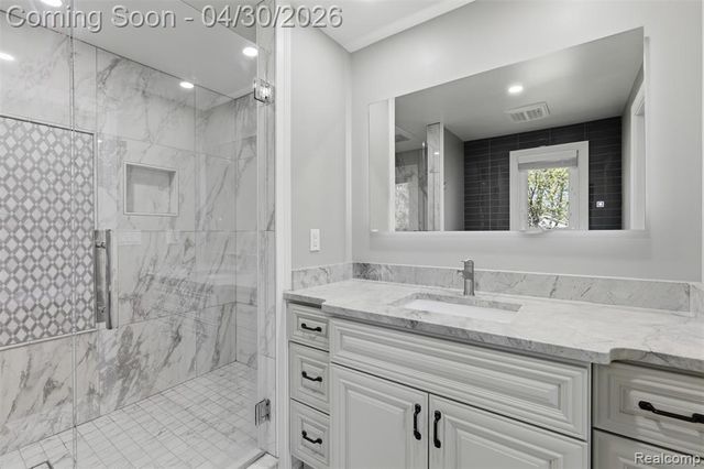 7978 Little Farm Lane, West Bloomfield, MI 48322