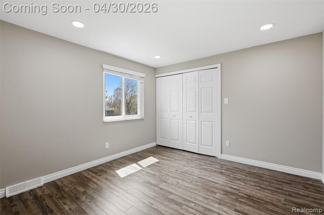 7978 Little Farm Lane, West Bloomfield, MI 48322