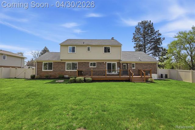 7978 Little Farm Lane, West Bloomfield, MI 48322