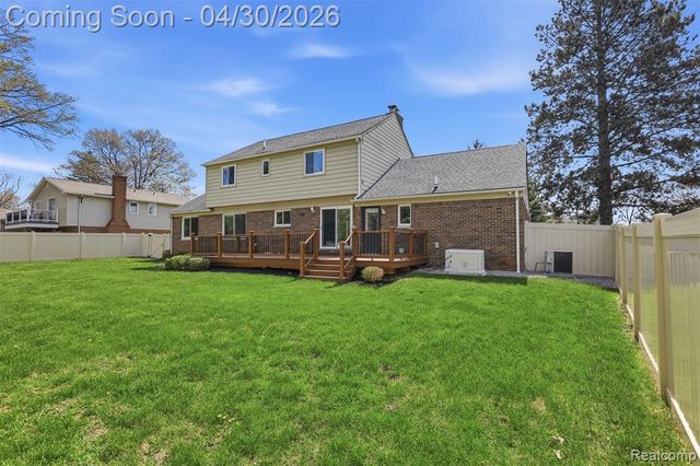 7978 Little Farm Lane, West Bloomfield, MI 48322