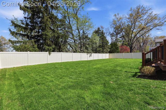 7978 Little Farm Lane, West Bloomfield, MI 48322