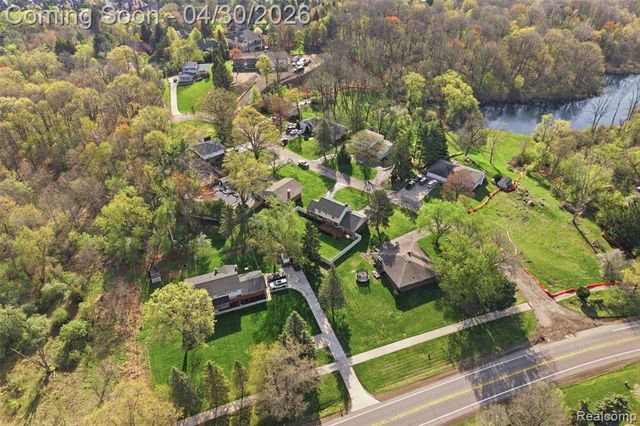 7978 Little Farm Lane, West Bloomfield, MI 48322