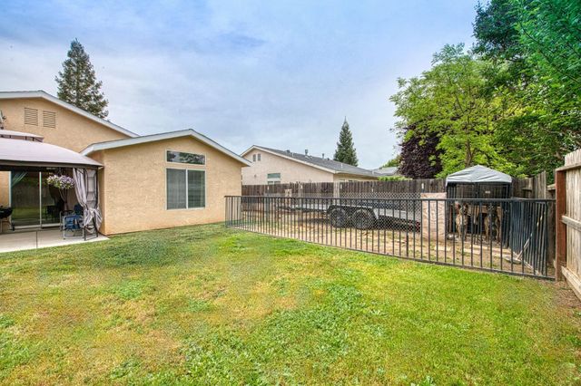 2658 Santa Ana Avenue, Clovis, CA 93611