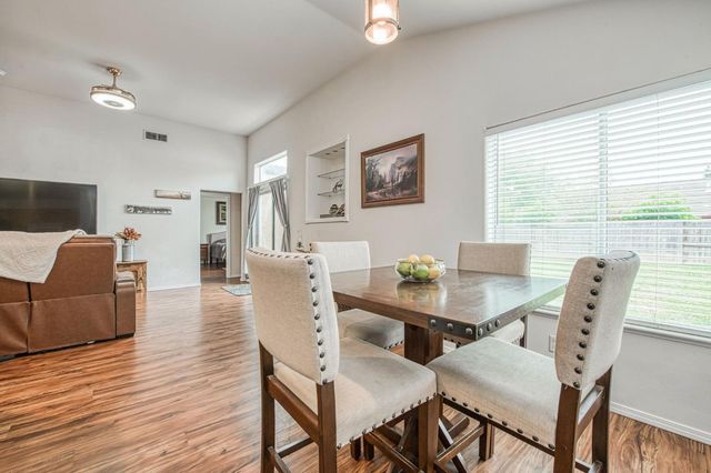 2658 Santa Ana Avenue, Clovis, CA 93611