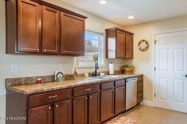 1437 Korey Blvd, Sevierville, TN 37876