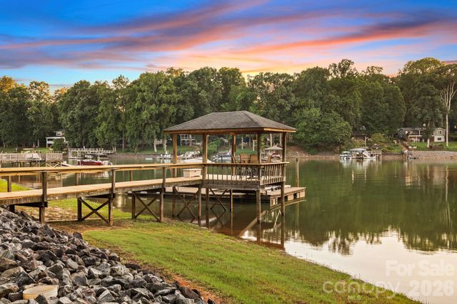 385 Sundown Road, Mooresville, NC 28117
