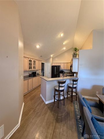 2047 Wentworth Village Drive, Bellbrook, OH 45305