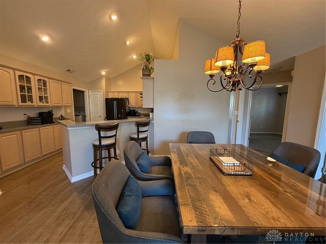 2047 Wentworth Village Drive, Bellbrook, OH 45305