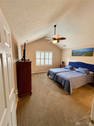 2047 Wentworth Village Drive, Bellbrook, OH 45305