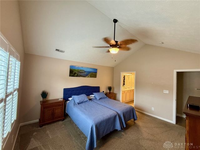 2047 Wentworth Village Drive, Bellbrook, OH 45305