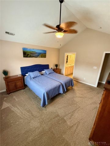 2047 Wentworth Village Drive, Bellbrook, OH 45305