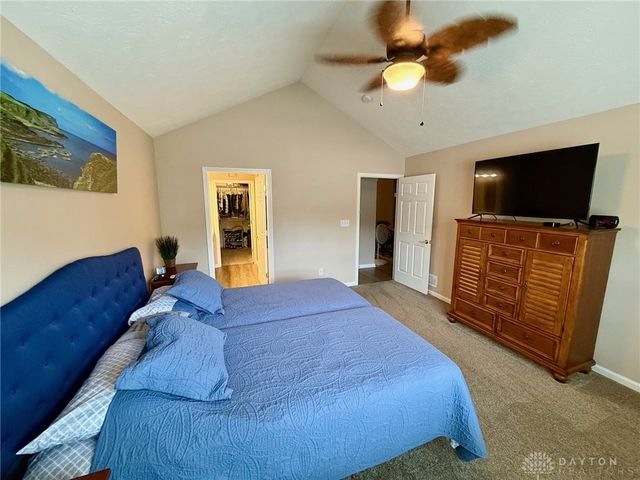 2047 Wentworth Village Drive, Bellbrook, OH 45305