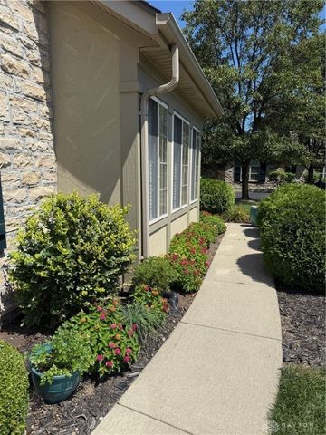 2047 Wentworth Village Drive, Bellbrook, OH 45305