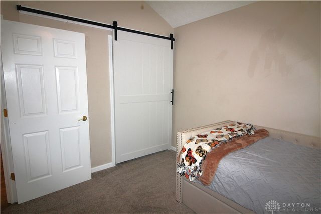 2047 Wentworth Village Drive, Bellbrook, OH 45305