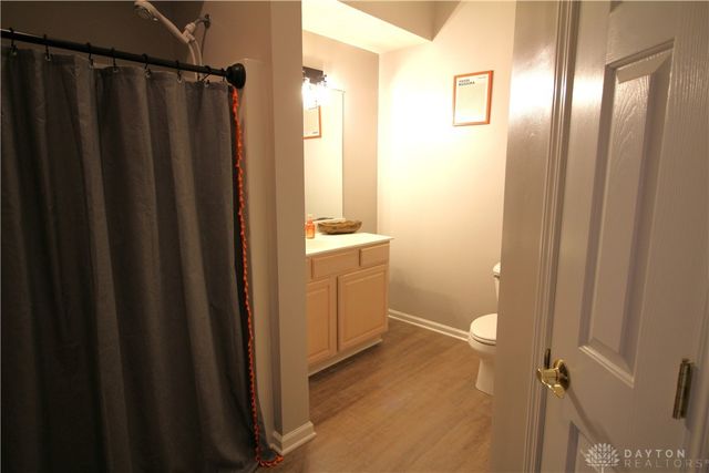 2047 Wentworth Village Drive, Bellbrook, OH 45305