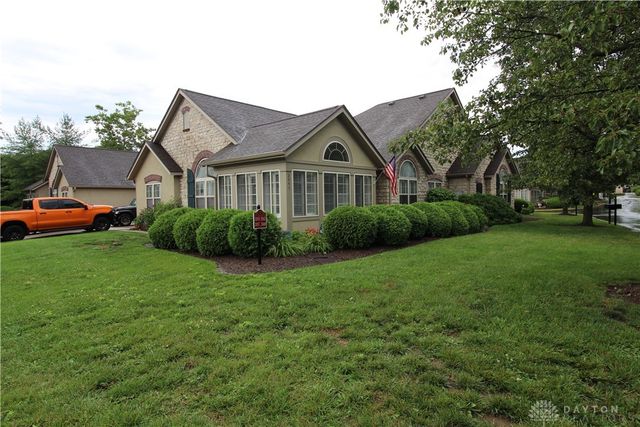 2047 Wentworth Village Drive, Bellbrook, OH 45305
