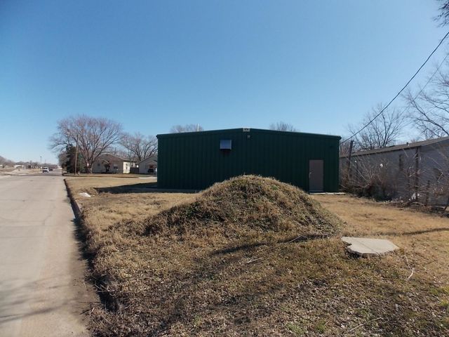 1625 S Vine St, Wichita, KS 67213