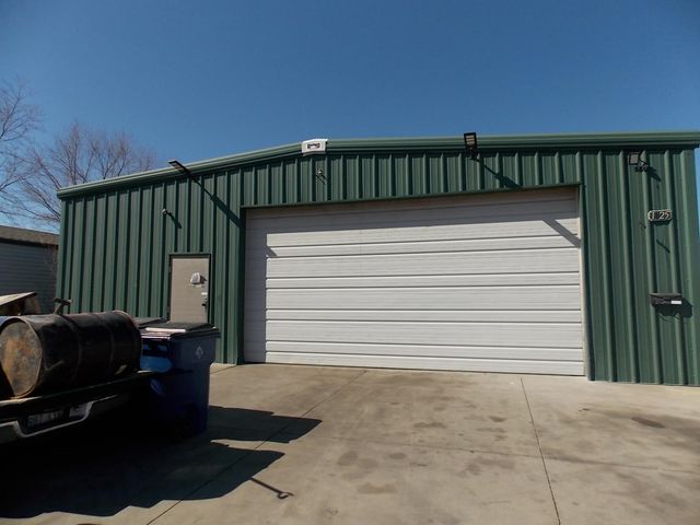 1625 S Vine St, Wichita, KS 67213