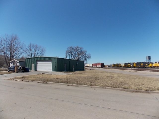 1625 S Vine St, Wichita, KS 67213