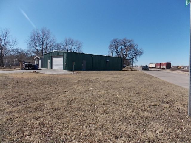 1625 S Vine St, Wichita, KS 67213