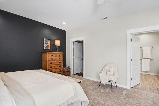 425 N Corby Boulevard, South Bend, IN 46617