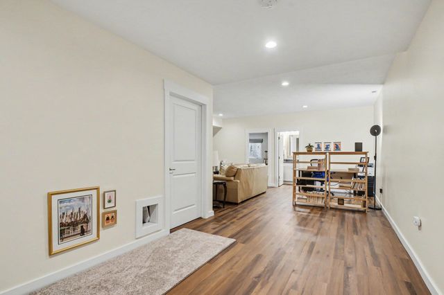 425 N Corby Boulevard, South Bend, IN 46617