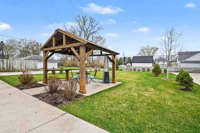 425 N Corby Boulevard, South Bend, IN 46617