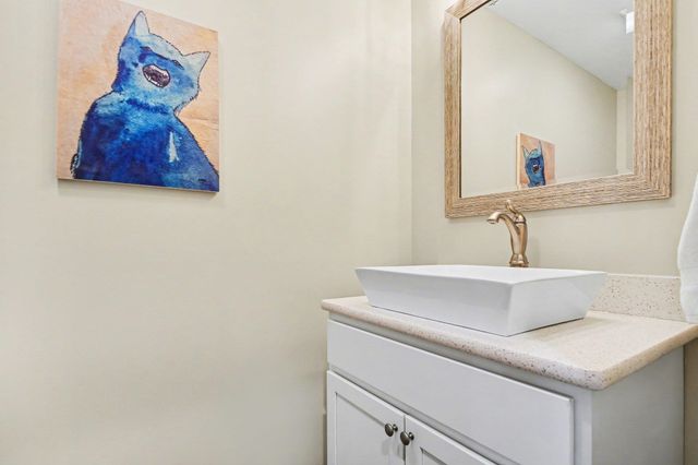 425 N Corby Boulevard, South Bend, IN 46617