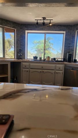 8170 Coyote, Oak Hills, CA 92344