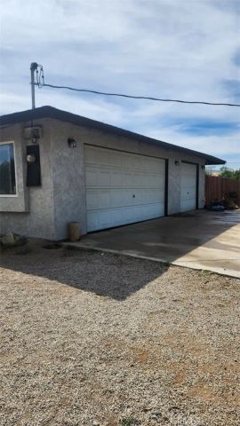 8170 Coyote, Oak Hills, CA 92344