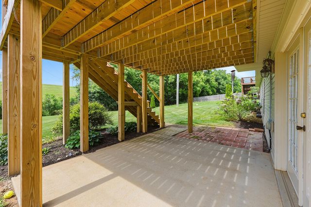 305 Forest Ridge Drive, Frankfort, KY 40601