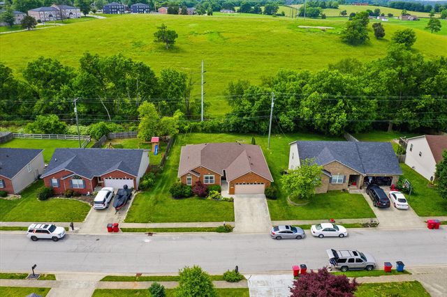305 Forest Ridge Drive, Frankfort, KY 40601