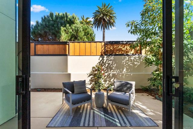 2670 Roosevelt Street, Carlsbad, CA 92008