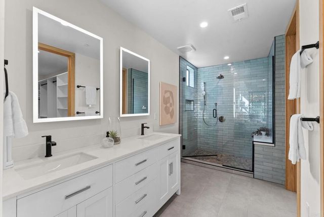 2670 Roosevelt Street, Carlsbad, CA 92008