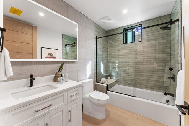 2670 Roosevelt Street, Carlsbad, CA 92008