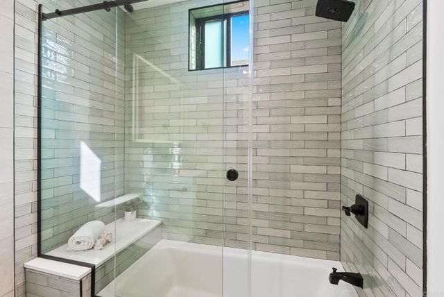 2670 Roosevelt Street, Carlsbad, CA 92008