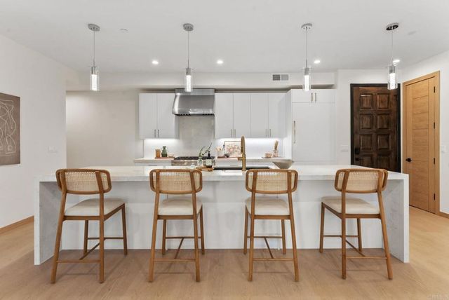 2670 Roosevelt Street, Carlsbad, CA 92008