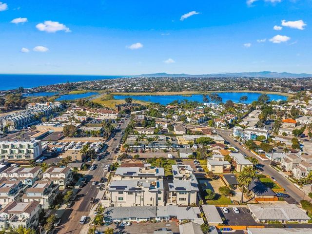 2670 Roosevelt Street, Carlsbad, CA 92008