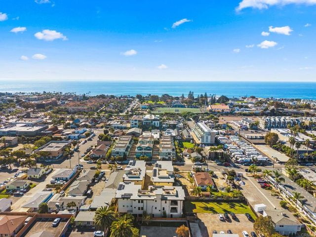 2670 Roosevelt Street, Carlsbad, CA 92008