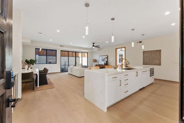 2670 Roosevelt Street, Carlsbad, CA 92008