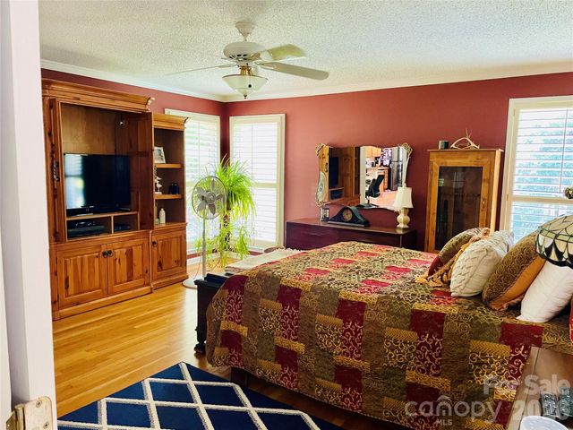 3001 Sunset Road, Charlotte, NC 28216