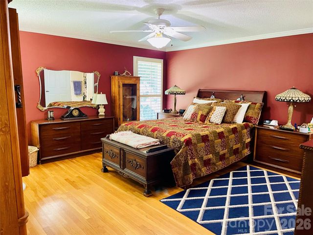 3001 Sunset Road, Charlotte, NC 28216
