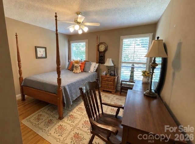 3001 Sunset Road, Charlotte, NC 28216