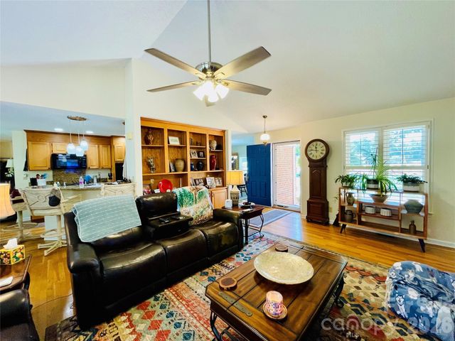 3001 Sunset Road, Charlotte, NC 28216