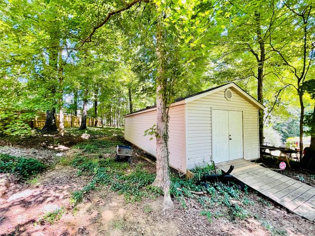 3001 Sunset Road, Charlotte, NC 28216