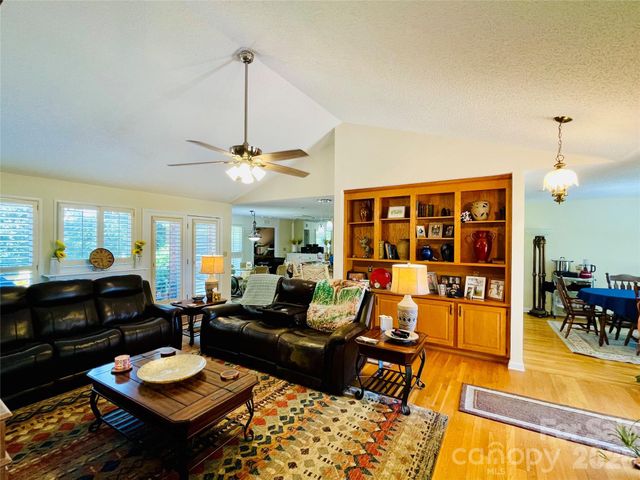 3001 Sunset Road, Charlotte, NC 28216