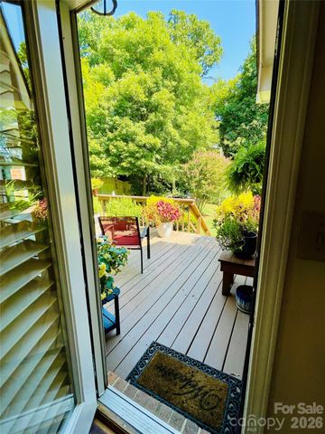 3001 Sunset Road, Charlotte, NC 28216