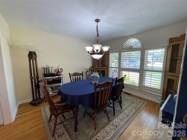 3001 Sunset Road, Charlotte, NC 28216