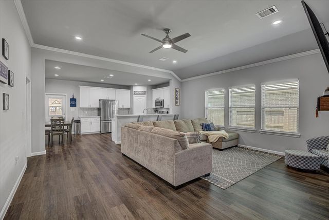 320 Carlos Leal Drive, Dayton, TX 77535